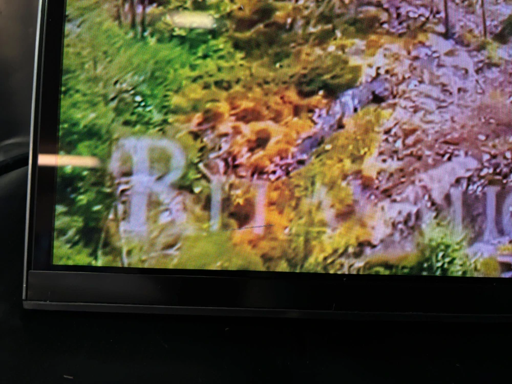 Televize TCL 55C7K, kosmetické poškození