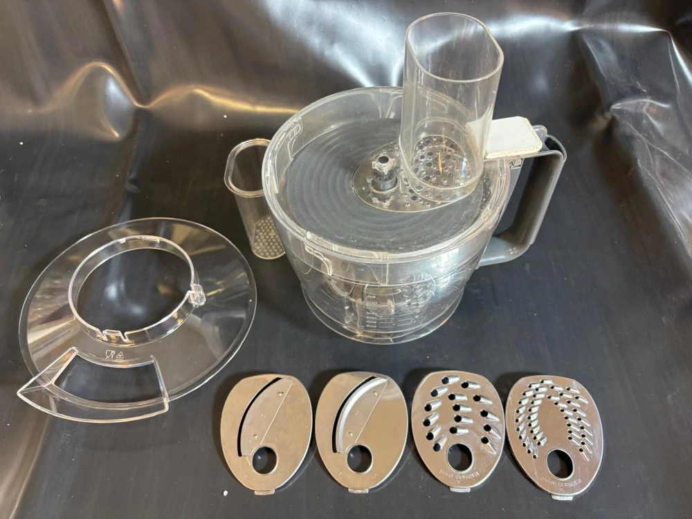 Kuchyňský robot Sencor STM 635XGR + STX 046, vráceno, použito