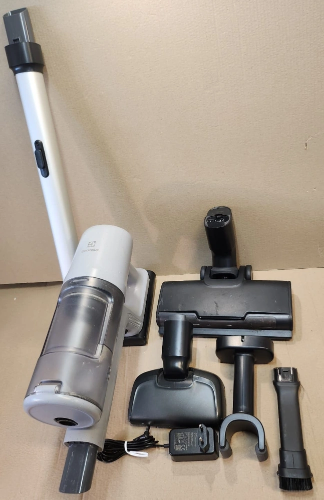 Electrolux 600 Animal EP61AB21UG - vráceno, použito