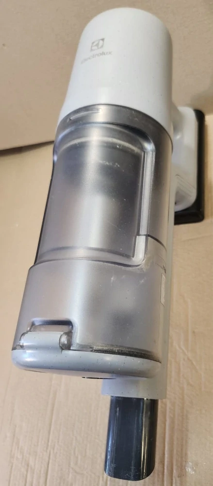 Electrolux 600 Animal EP61AB21UG - vráceno, použito