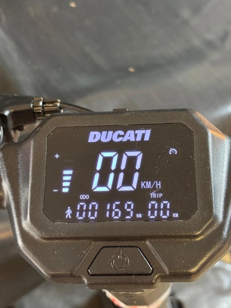 Elektrická koloběžka Ducati PRO-II PLUS TS černá, vráceno, použito