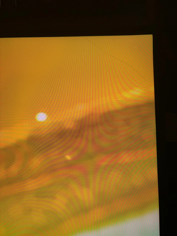 Televize Samsung QE85QN72F, kosmetické poškození